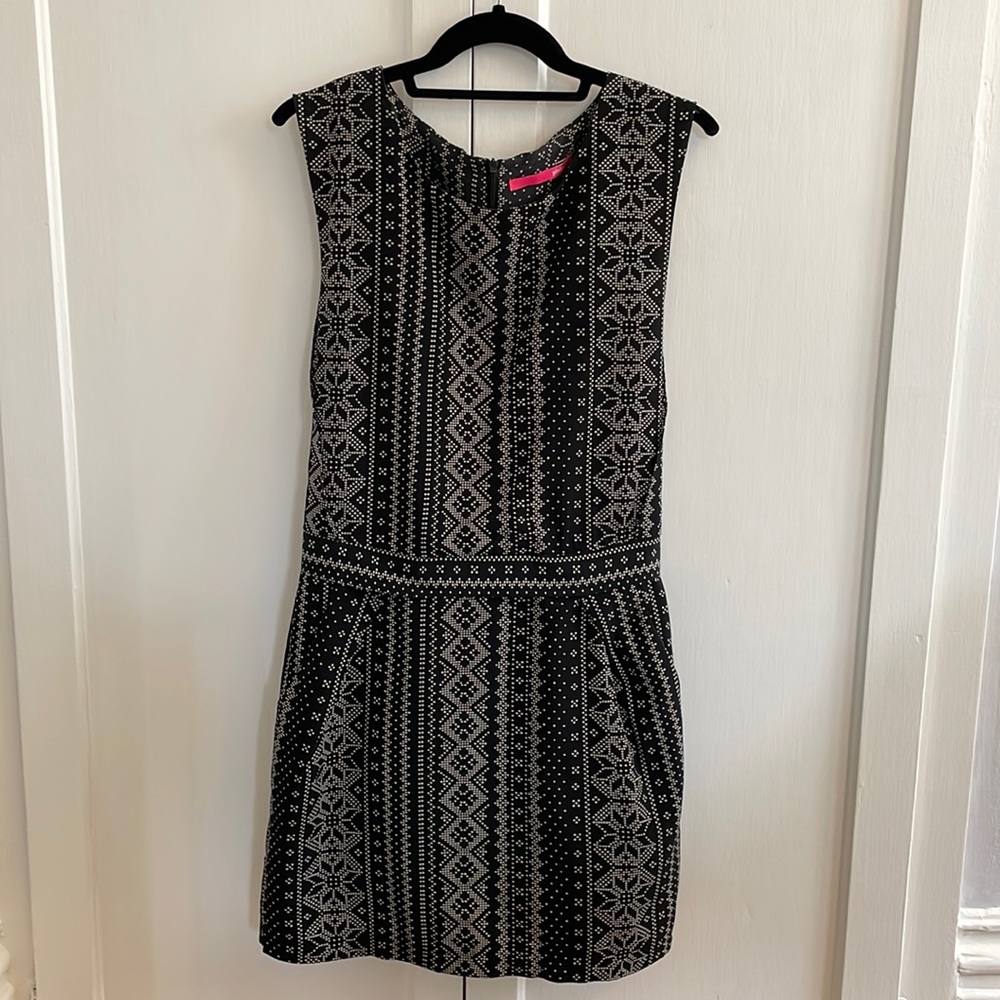 Pinkyotto geometric dress
